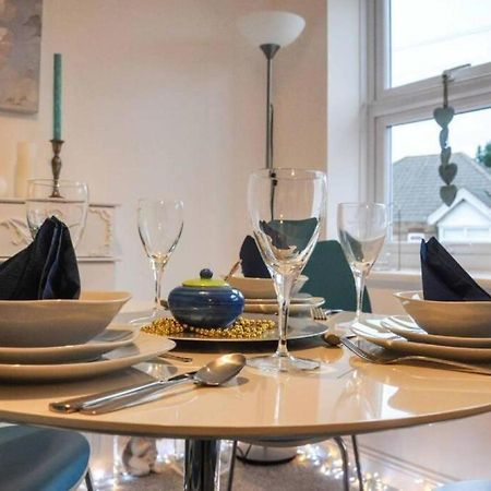 The Sashes - Stylish Apartment - Free Parking - Ultrafast Wifi - Smart Tv - Netflix - Sleeps Up To 6! Close To Poole Town Center & Sandbanks & Bournemouth Exterior foto